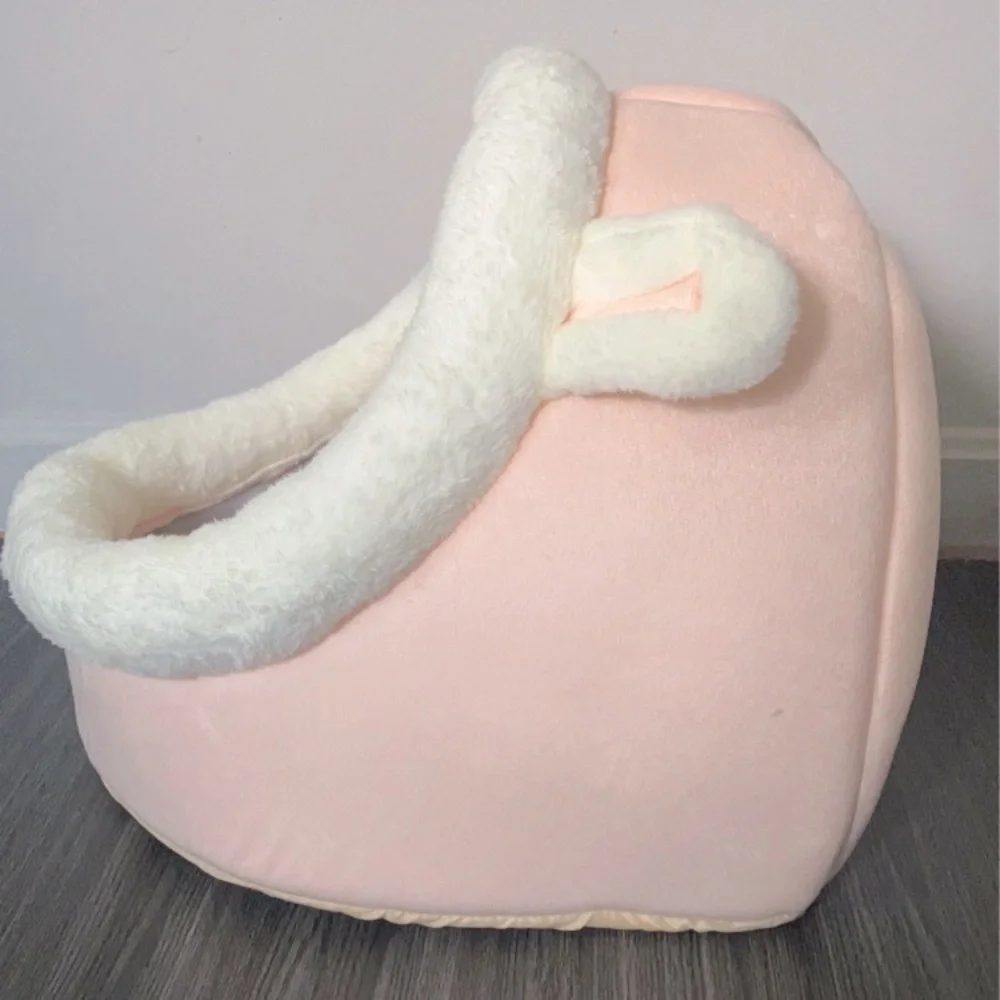 Pink pet bed for small pets